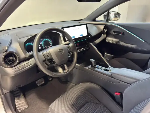 Toyota C-HR 1.8 Hybrid Square Collection 38
