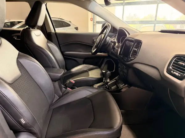 Jeep Compass 1.3 T Limited DCT 29