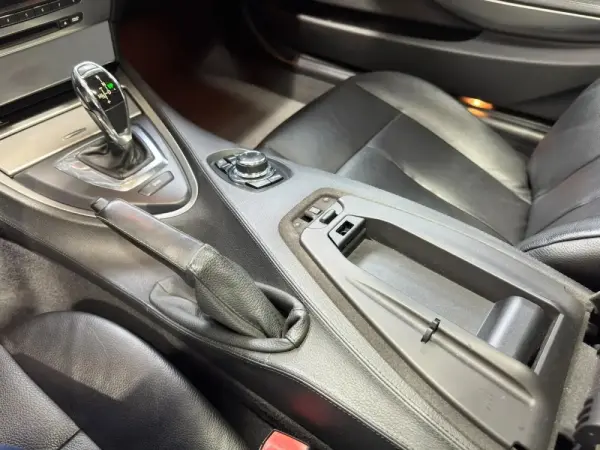 BMW 630 i Aut. 21