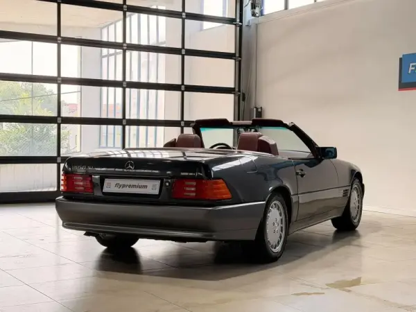 Mercedes-Benz SL 500 Standard 23