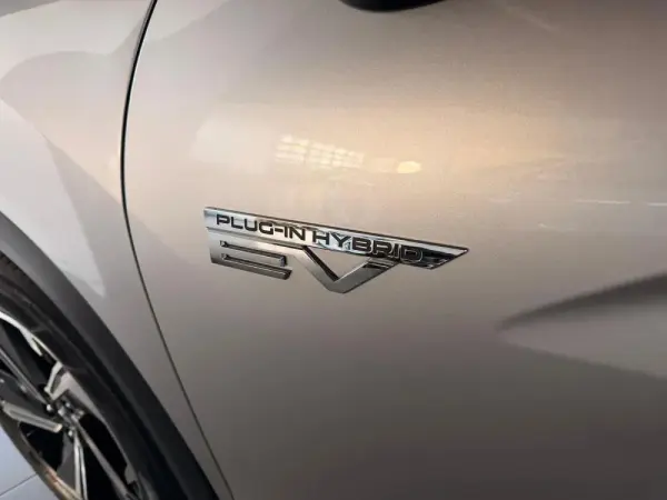 Mitsubishi Eclipse Cross 2.4 PHEV eMotion 18