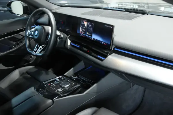 BMW 530 e Pack Desportivo M 3