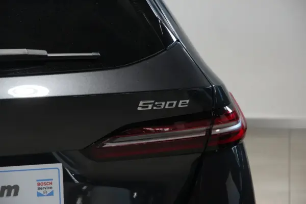 BMW 530 e Pack Desportivo M 30