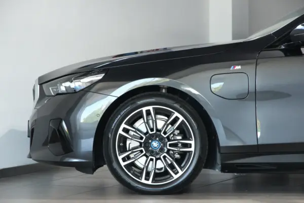 BMW 530 e Pack Desportivo M 31