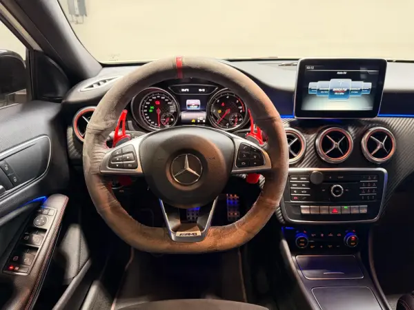 Mercedes-Benz A 180 d 7G-DCT AMG Line 6
