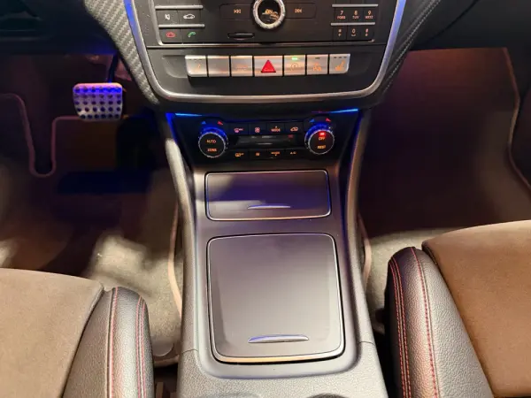 Mercedes-Benz A 180 d 7G-DCT AMG Line 9