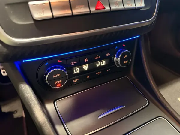 Mercedes-Benz A 180 d 7G-DCT AMG Line 10