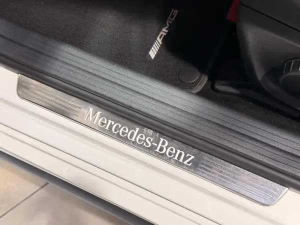 Mercedes-Benz A 180 d 7G-DCT AMG Line 19
