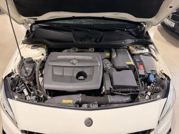 Mercedes-Benz A 180 d 7G-DCT AMG Line 27