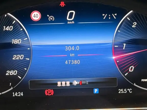 Mercedes-Benz C 300 d AMG Line 2