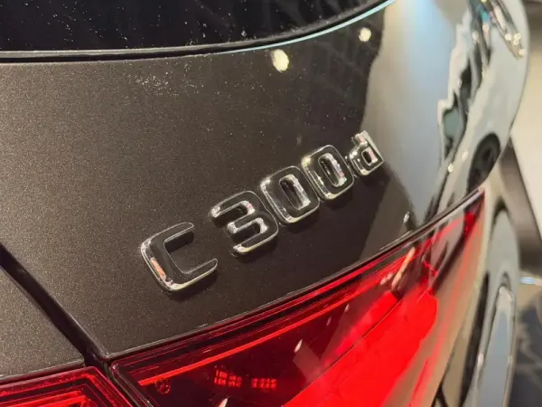 Mercedes-Benz C 300 d AMG Line 31