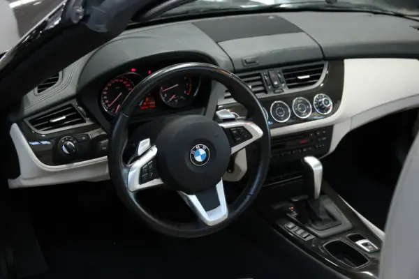BMW Z4 23 i Auto 4