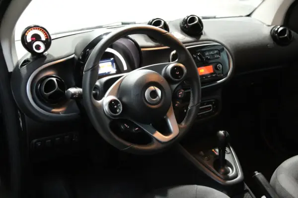 Smart ForTwo Coupé EQ passion 15