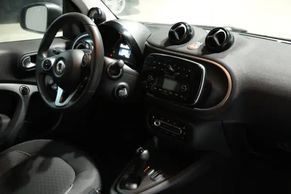 Smart ForTwo Coupé EQ passion 17