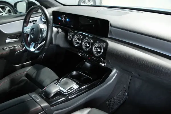Mercedes-Benz A 35 AMG 4Matic Speedshift DCT 7G 3