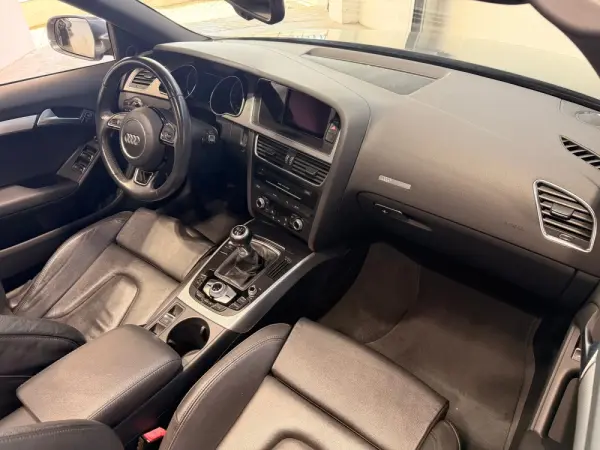 Audi A5 Cabrio 2.0 TDi S-line 33