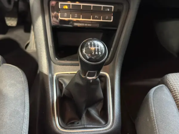Volkswagen Sharan 2.0 TDi Confortline 18