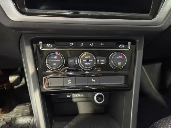 Volkswagen Touran 2.0 TDI Confortline 9