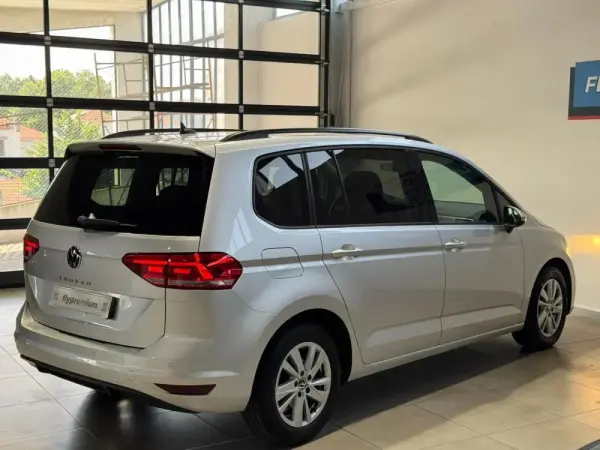 Volkswagen Touran 2.0 TDI Confortline 26