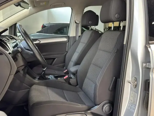 Volkswagen Touran 2.0 TDI Confortline 28