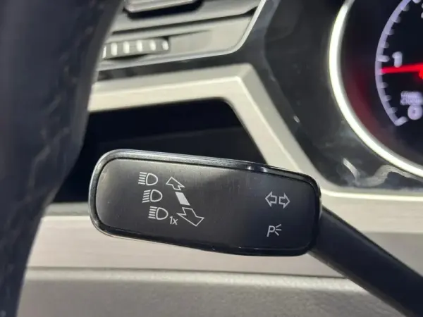 Volkswagen Touran 2.0 TDI Confortline 32