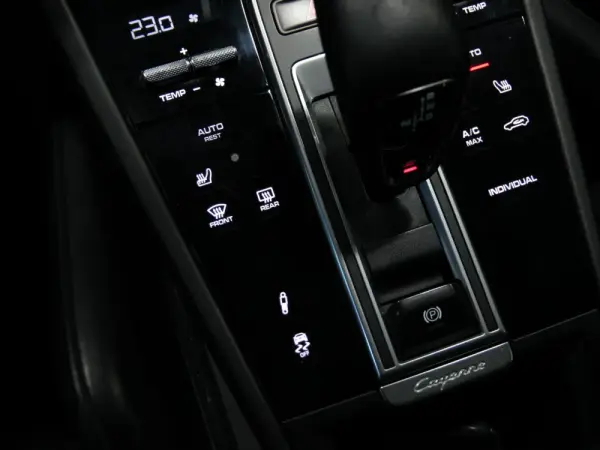 Porsche Cayenne E-Hybrid Platinum Edition 10