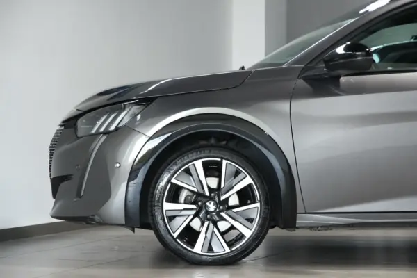 Peugeot 208 1.2 PureTech GT Line 27