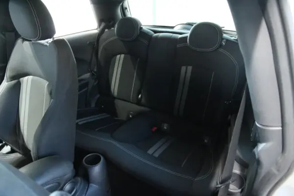 MINI 3 Portas Cooper SE Premium Essential 3