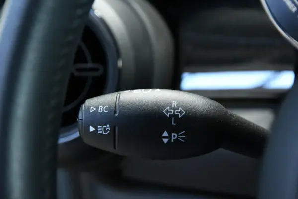 MINI 3 Portas Cooper SE Premium Essential 13
