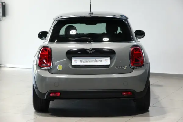 MINI 3 Portas Cooper SE Premium Essential 21