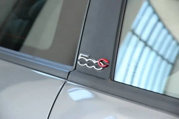 Fiat 500C 1.0 Hybrid Lounge 19