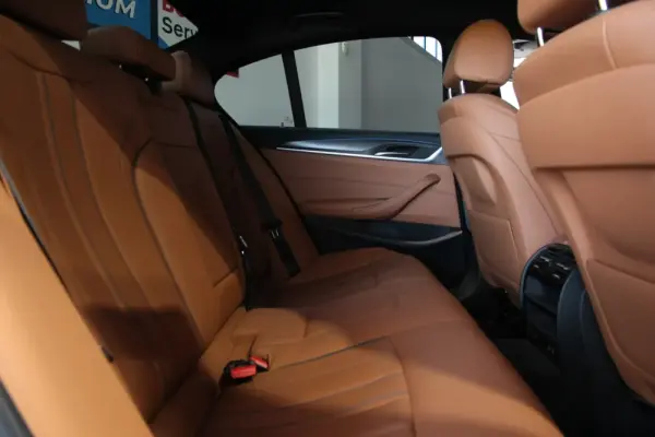 BMW 530 e Pack M 28