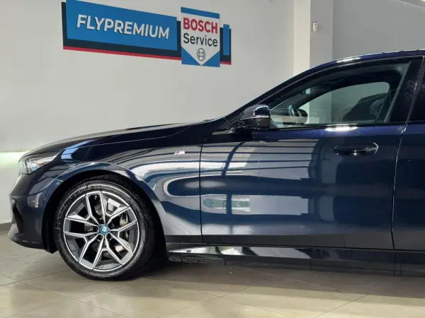 BMW i5 eDrive40 Edição Desportiva M 34