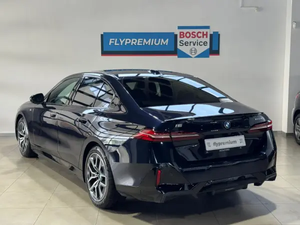 BMW i5 eDrive40 Edição Desportiva M 43