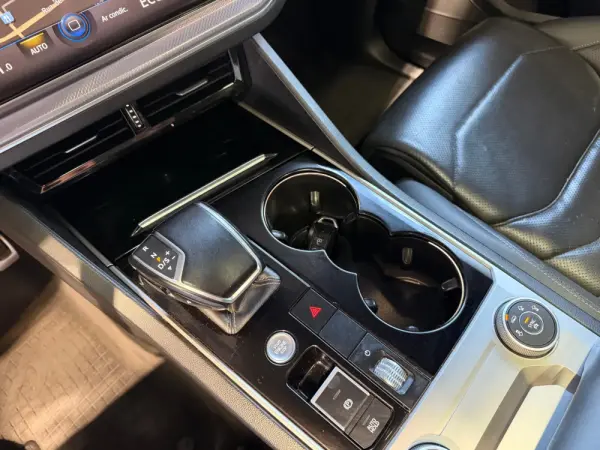 Volkswagen Touareg 3.0 TDI V6 R-Line 13