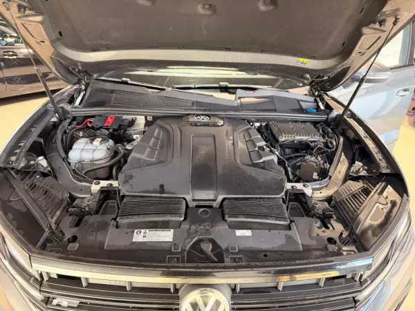 Volkswagen Touareg 3.0 TDI V6 R-Line 35