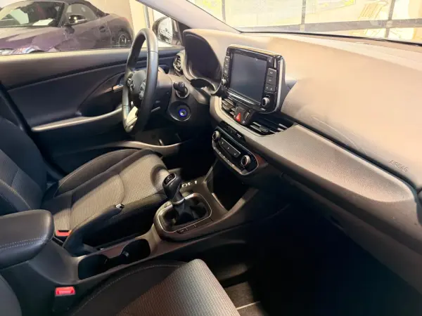 Hyundai i30 1.6 CRDI Comfort+Navi 2