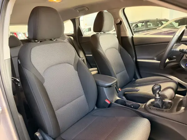 Hyundai i30 1.6 CRDI Comfort+Navi 18