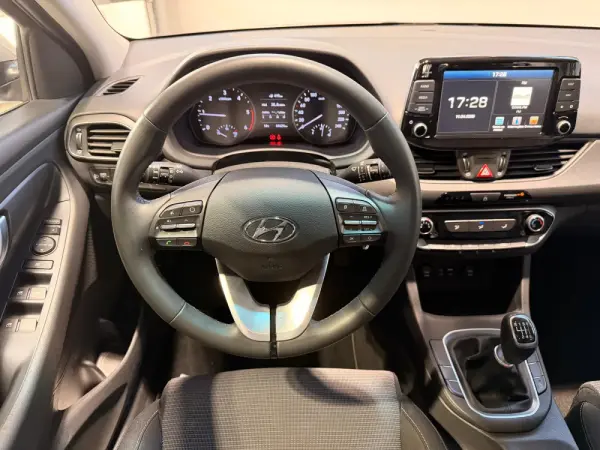 Hyundai i30 1.6 CRDI Comfort+Navi 32