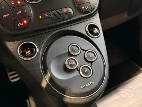 Abarth 695 1.4 T-Jet Rivale MTA 7
