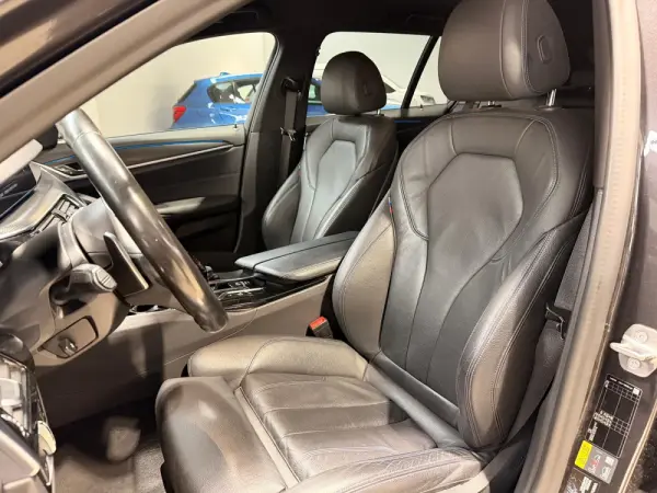 BMW 530 e Pack Desportivo M 2