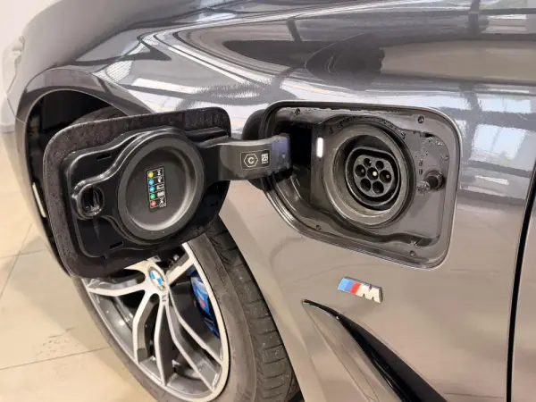 BMW 530 e Pack Desportivo M 14