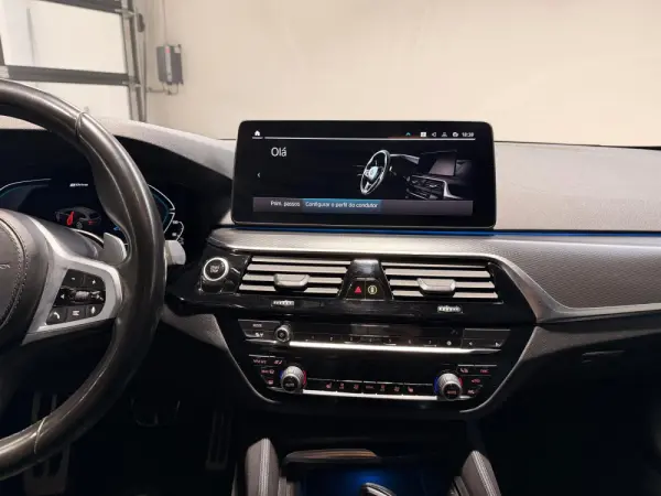 BMW 530 e Pack Desportivo M 17