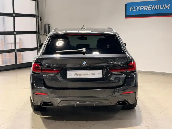 BMW 530 e Pack Desportivo M 43