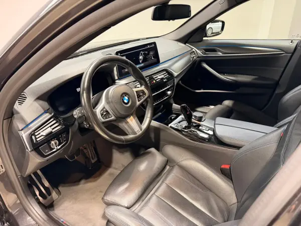 BMW 530 e Pack Desportivo M 45