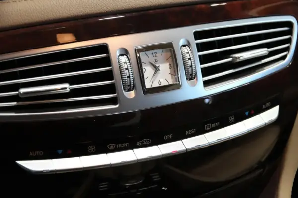 Mercedes-Benz CL 500 Standard 2
