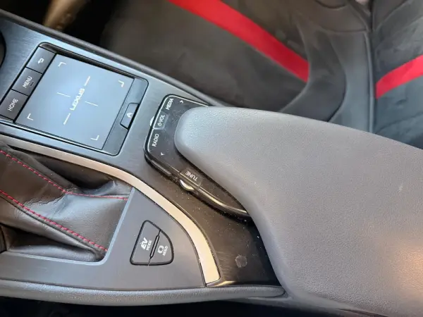 Lexus UX 250h F Sport 15