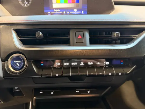 Lexus UX 250h F Sport 26