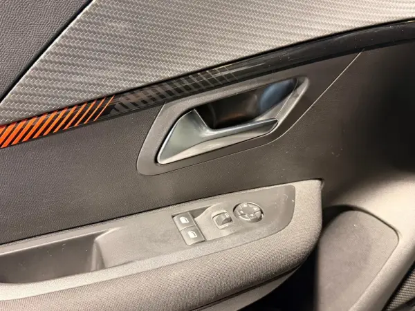 Peugeot 208 1.2 PureTech Active 26