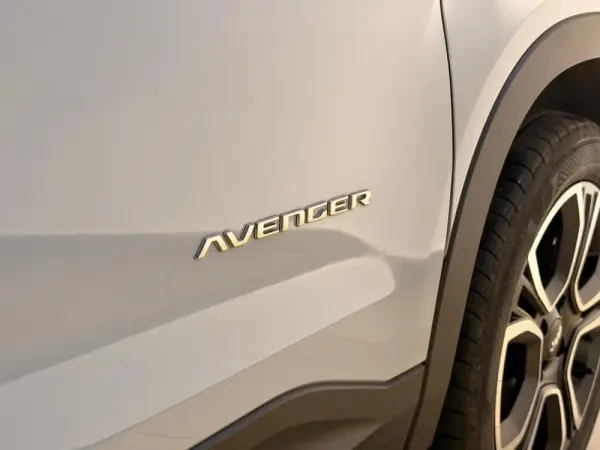 Jeep Avenger 1.2 e-Hybrid Altitude DCT 2